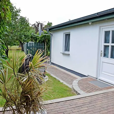 Apartment Ferienhaus Am Apfelbaum Zirkow